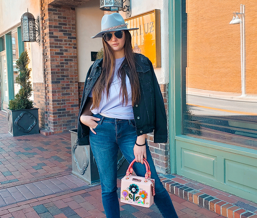 The Ultimate Guide to Accessorizing Your Outfits